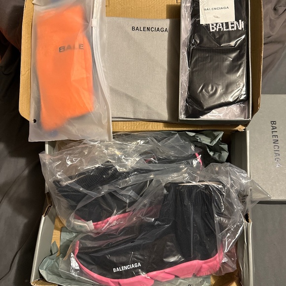 Shoes - Picture 1 of 3